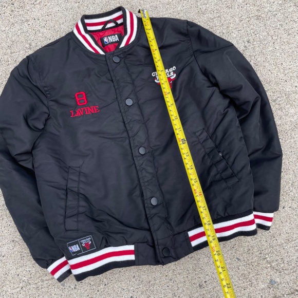 Chicago Bulls Lavine Number 8 Black Bomber Jacket - Picture 4 of 8